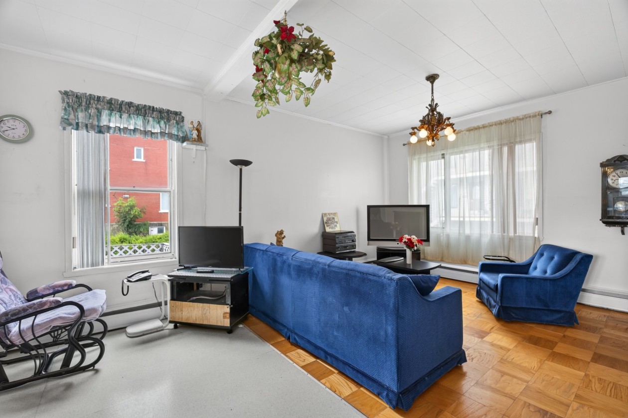 Salon — 233 Av. Ruel, Québec