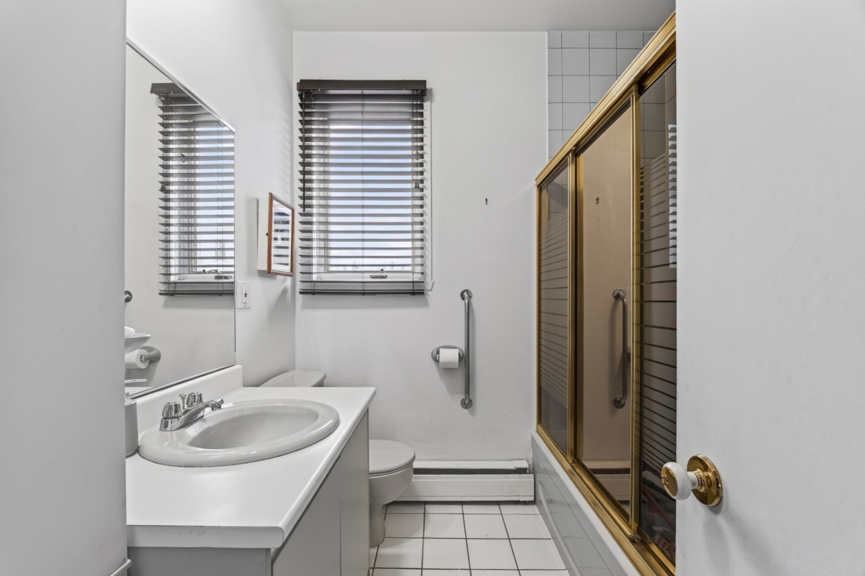 Salle de bains — 233 Av. Ruel, Québec