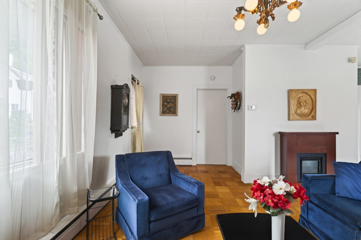 Salon — 233 Av. Ruel, Québec