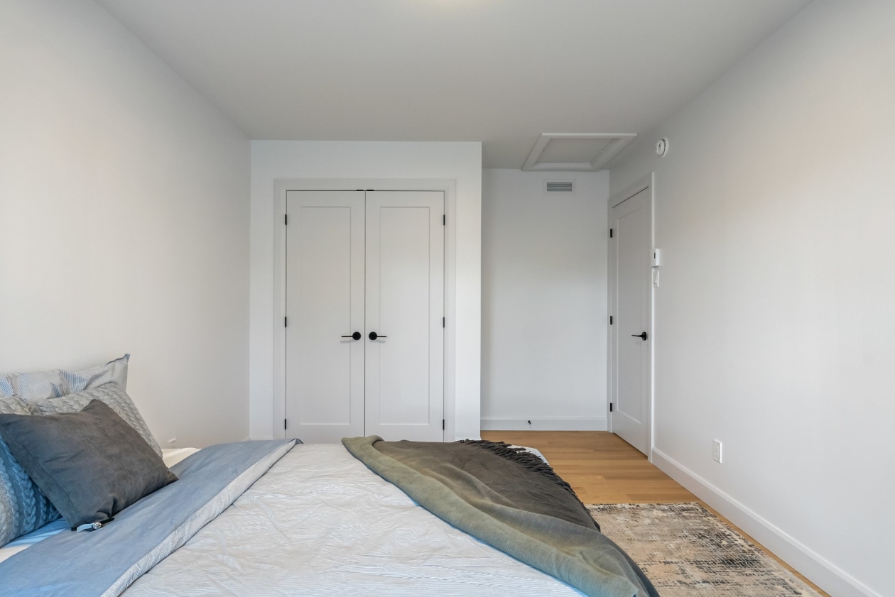 Chambre à coucher — 33 Rue Mainguy, Shannon