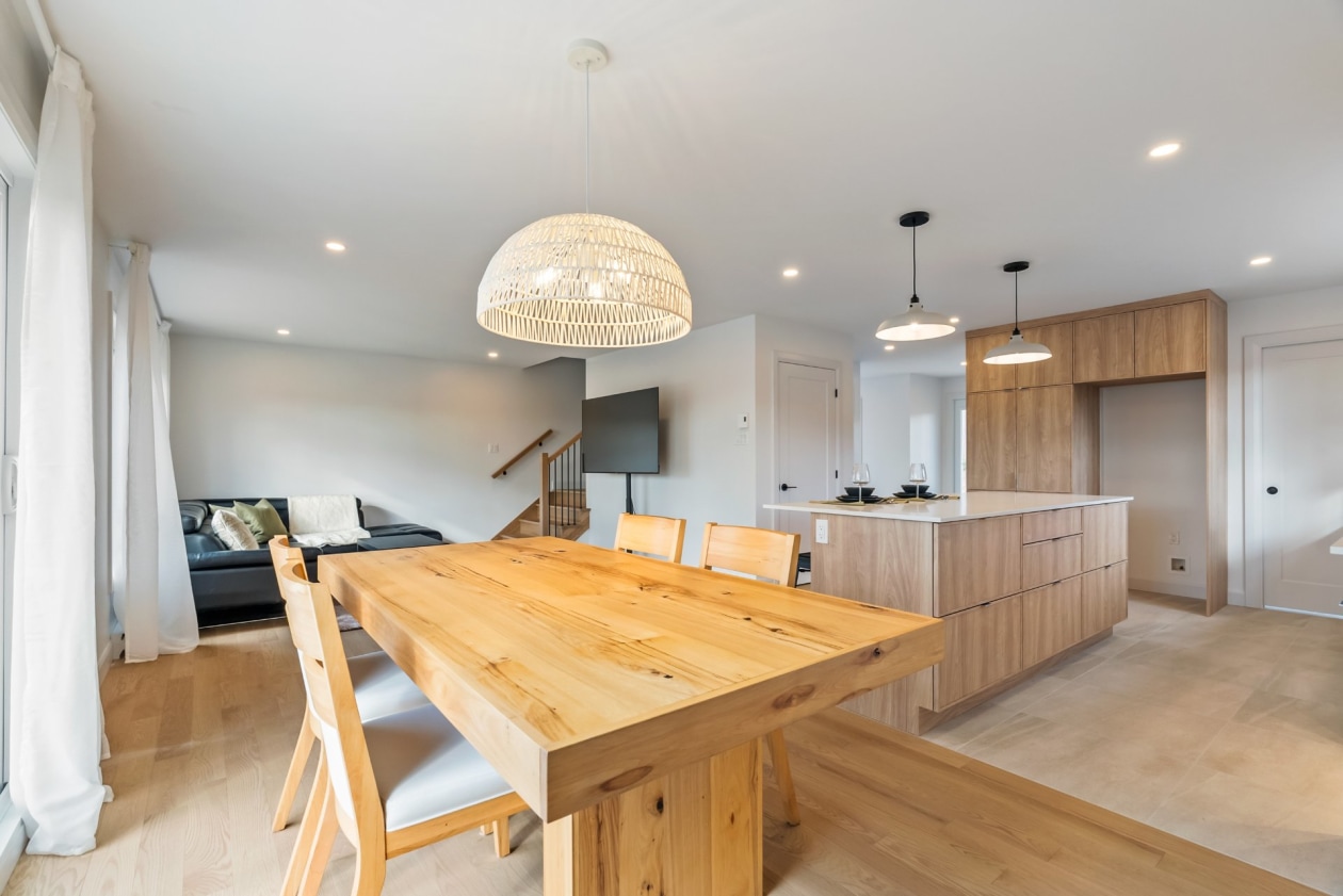 Salle à manger — 33 Rue Mainguy, Shannon