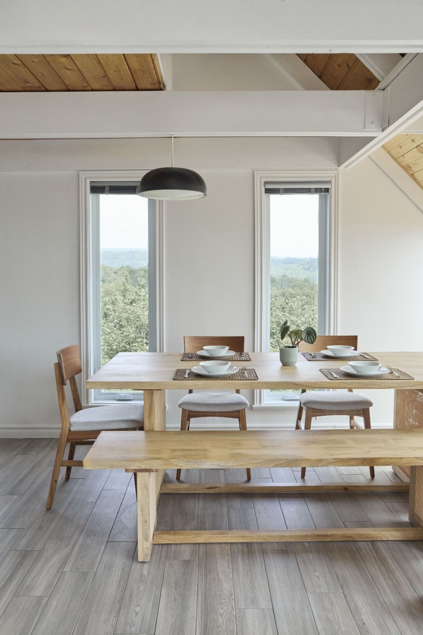 Salle à manger — 250Z Rue du Plateau, Beaupré