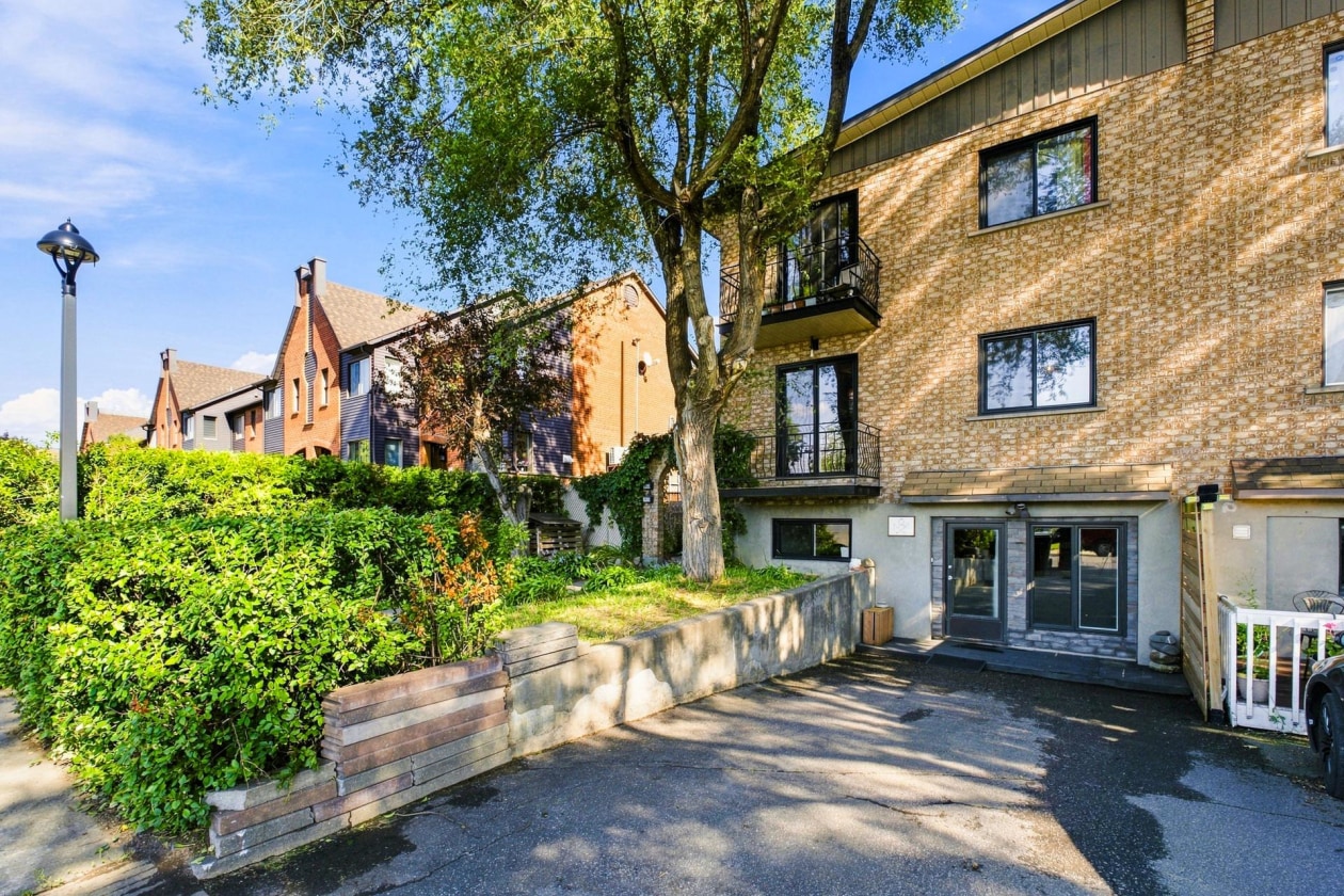 Façade — 7414 - 7416 Rue Jacques-Rousseau, Montréal