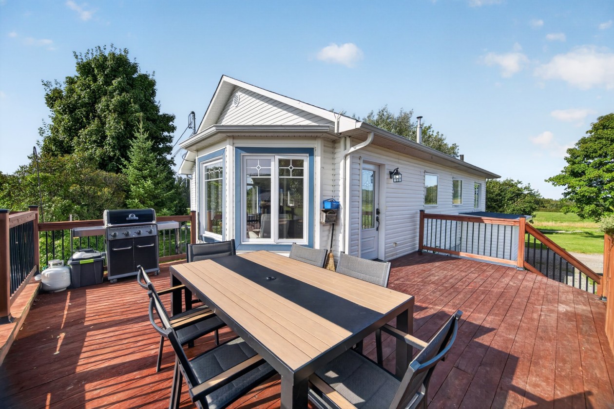 Terrasse — 661 3e Rang O., Saint-Anaclet-de-Lessard