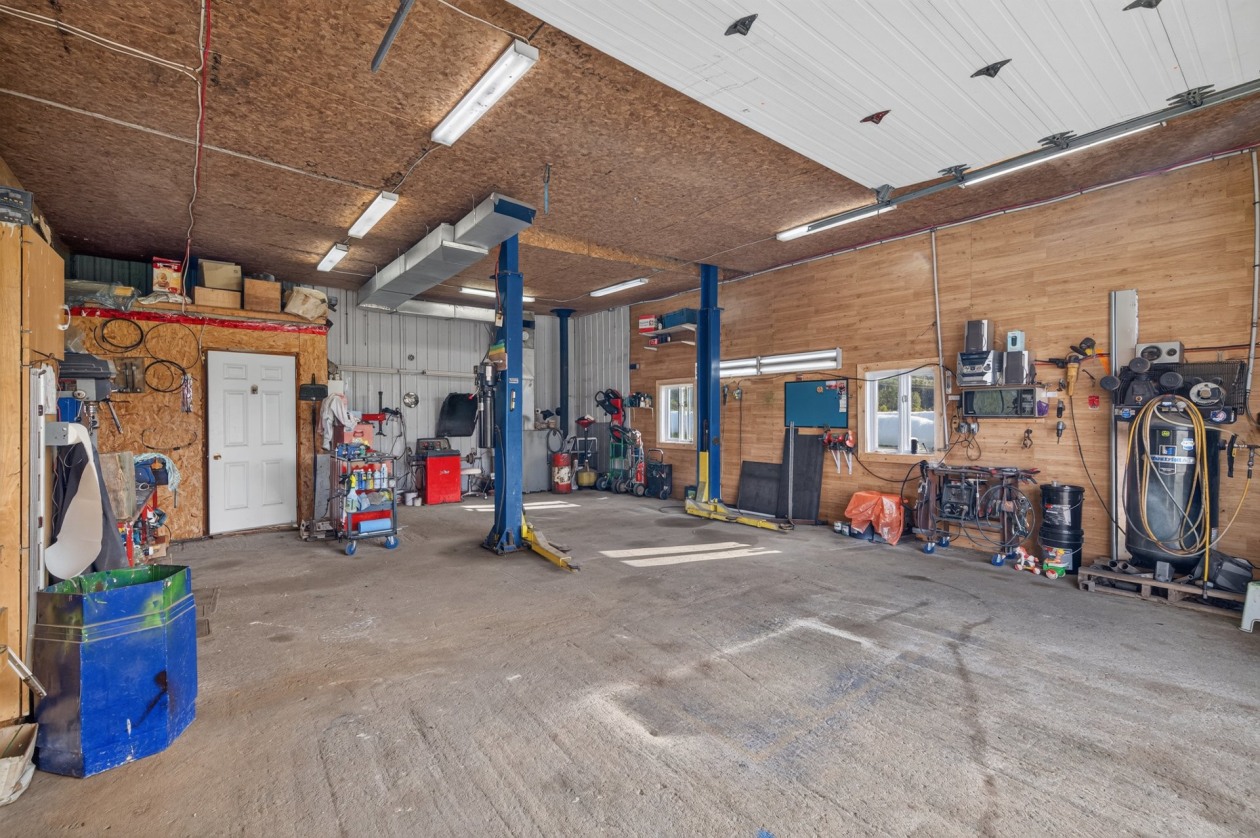 Garage — 661 3e Rang O., Saint-Anaclet-de-Lessard