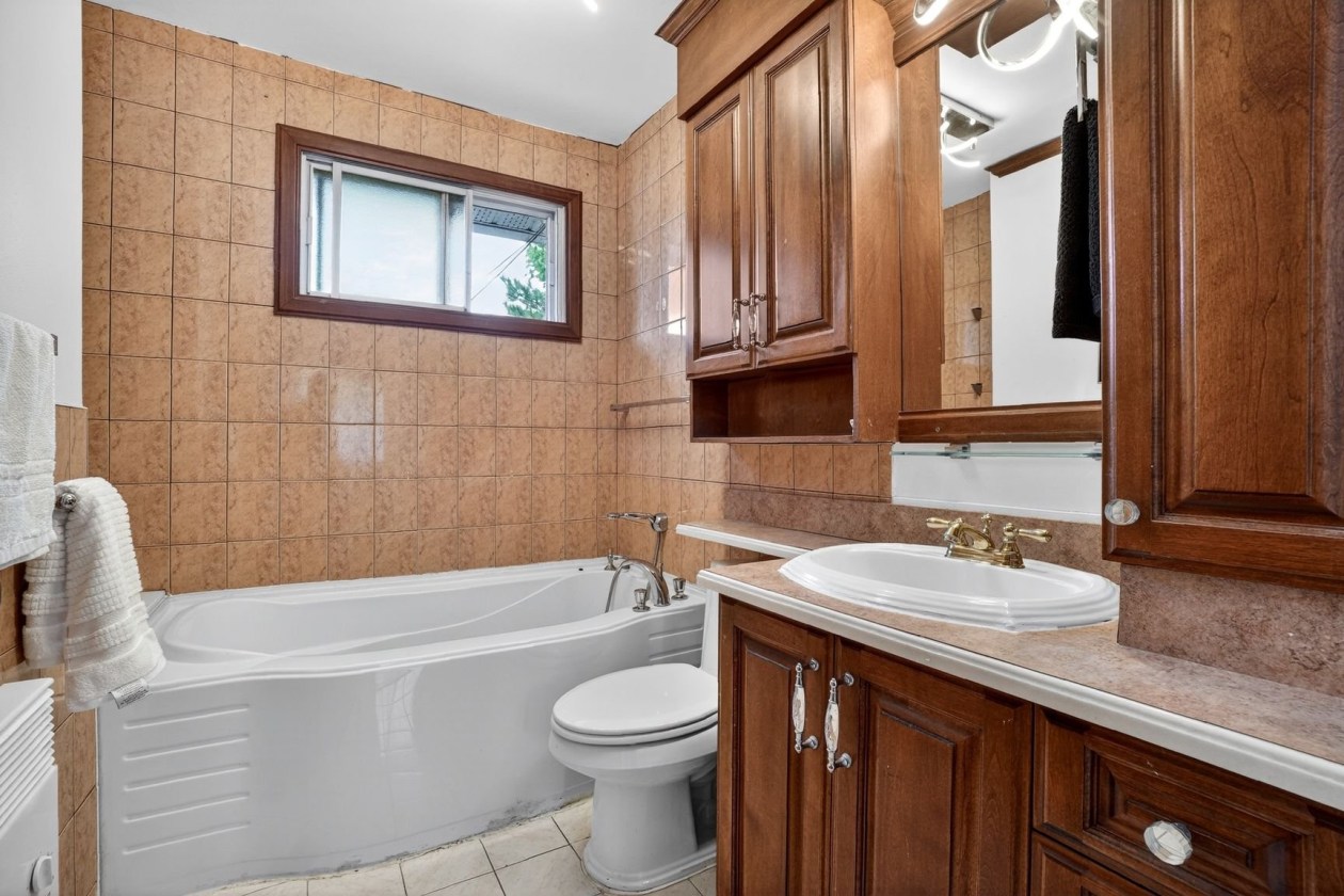 Salle de bains — 780, Av. Curé-Cloutier, Laval (Duvernay), H7E4E4, Laval (Duvernay)