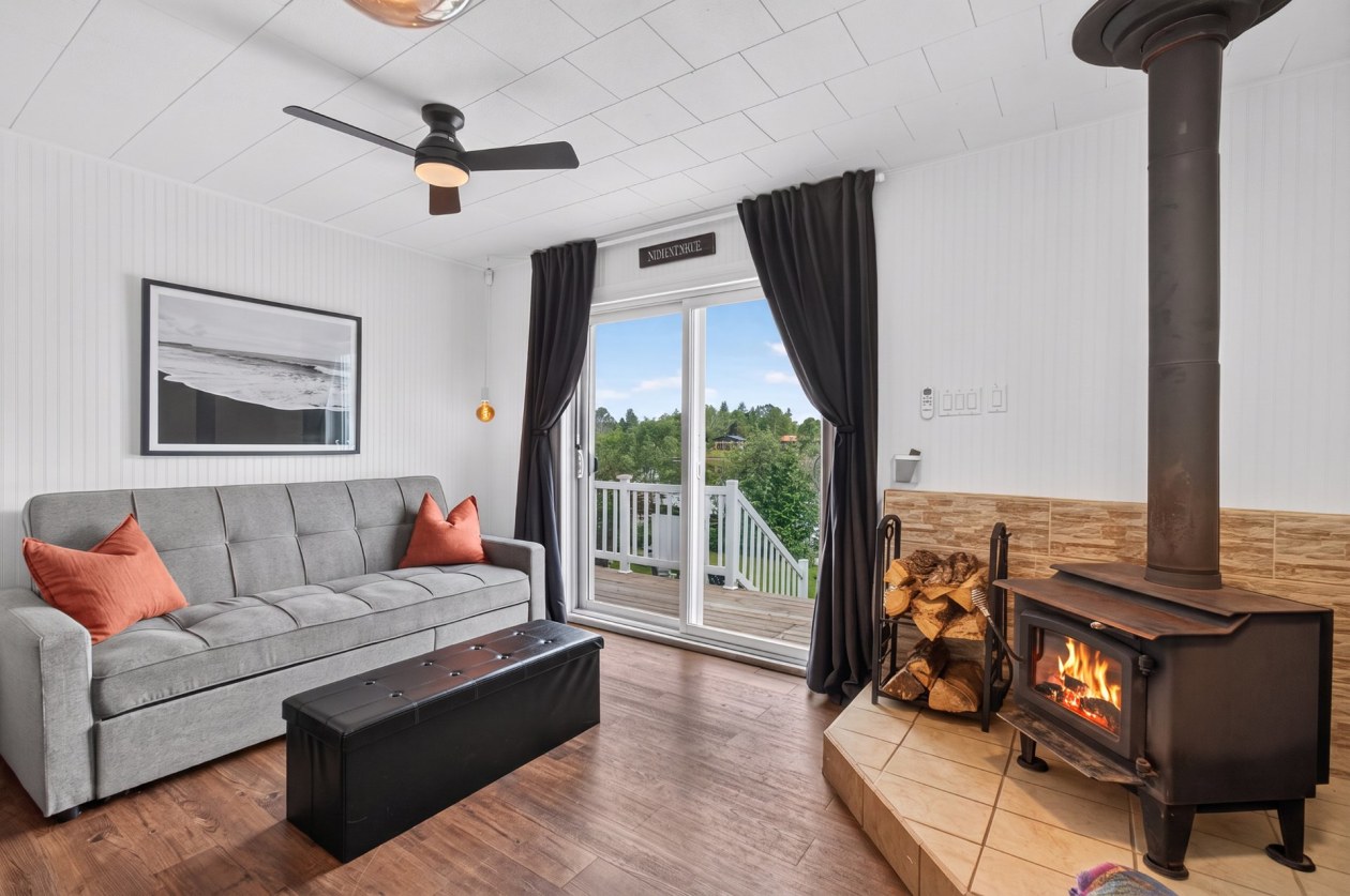 Salon — 103, Ch. des Noisetiers, Nominingue, J0W1R0, Nominingue