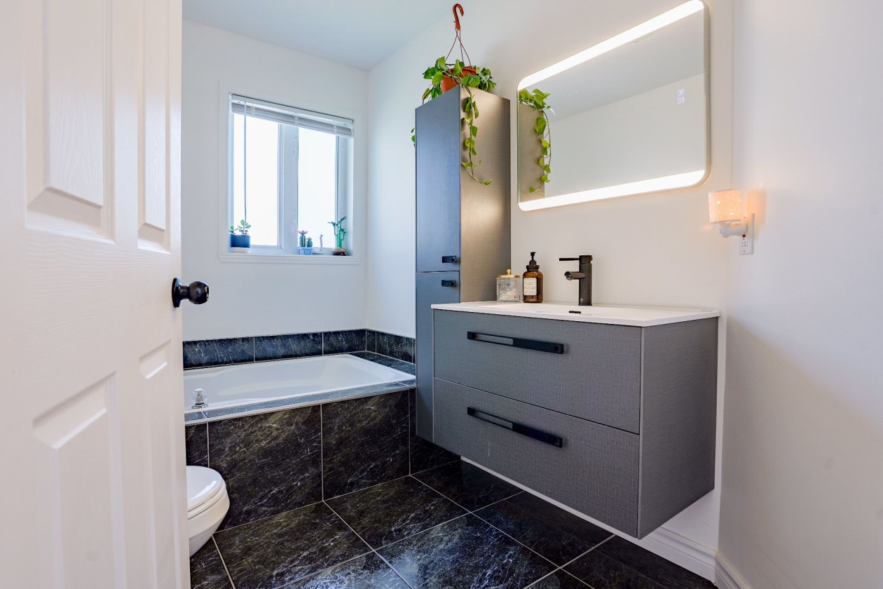Salle de bains — 360, Rue Cambert, Trois-Rivières, G9B1V1, Trois-Rivières