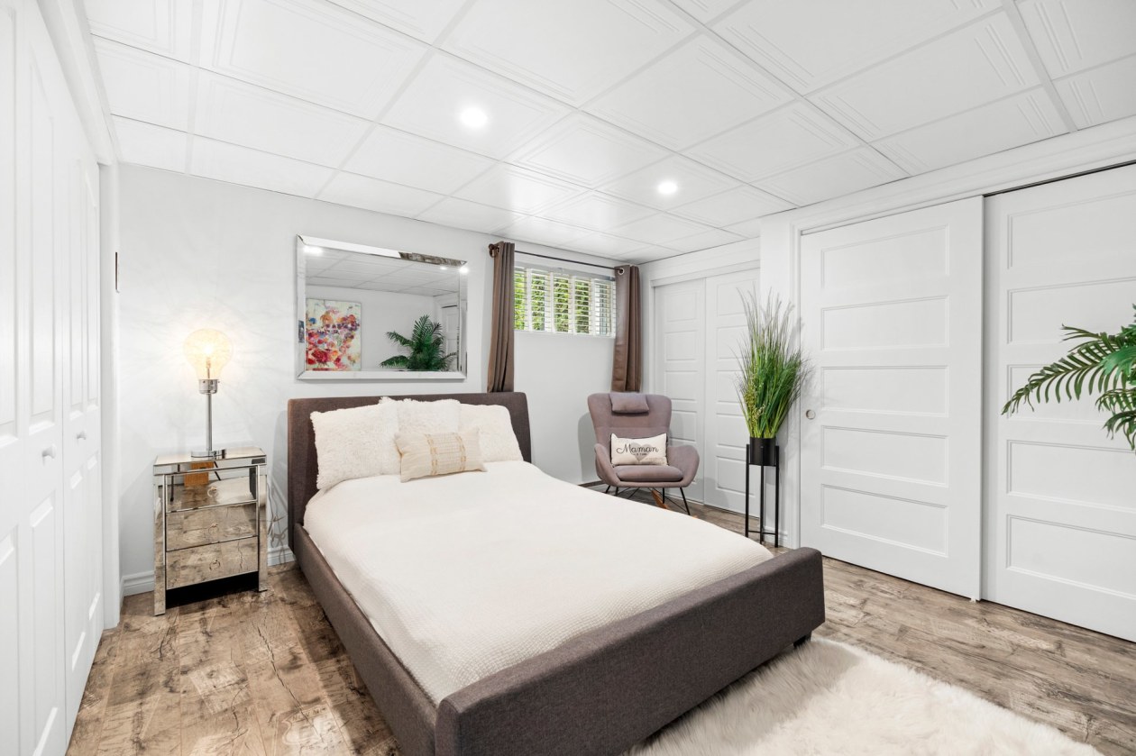 Chambre à coucher — 18, Ch. des Rochers, Saint-Sauveur, J0R1R1, Saint-Sauveur