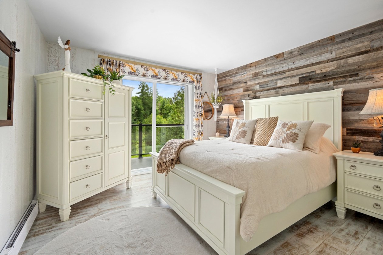 Chambre à coucher principale — 18, Ch. des Rochers, Saint-Sauveur, J0R1R1, Saint-Sauveur