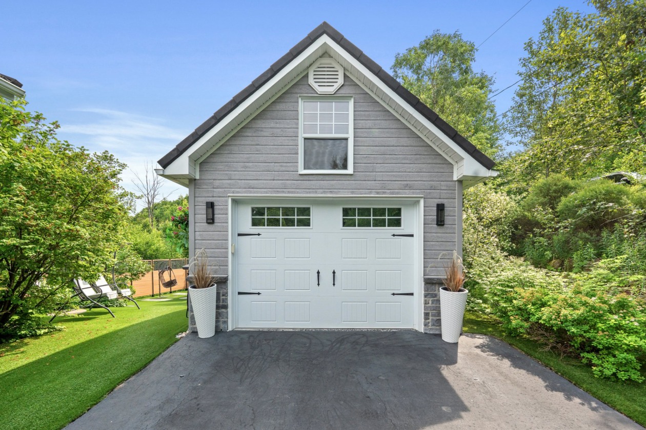Garage — 18, Ch. des Rochers, Saint-Sauveur, J0R1R1, Saint-Sauveur