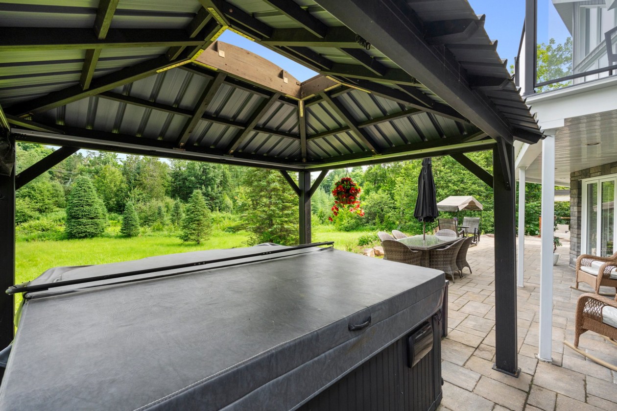 Spa — 18, Ch. des Rochers, Saint-Sauveur, J0R1R1, Saint-Sauveur