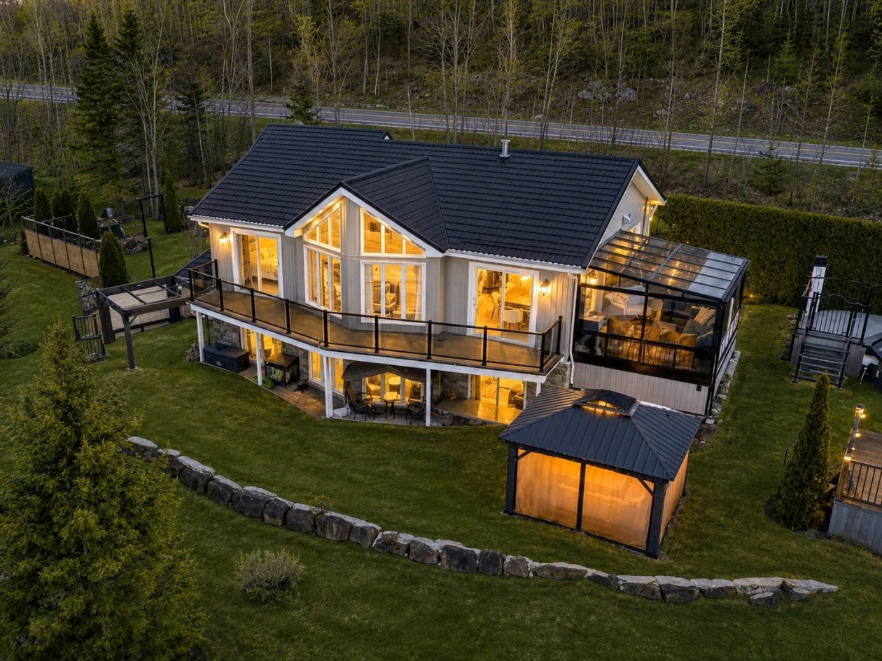 Face arrière — 18, Ch. des Rochers, Saint-Sauveur, J0R1R1, Saint-Sauveur