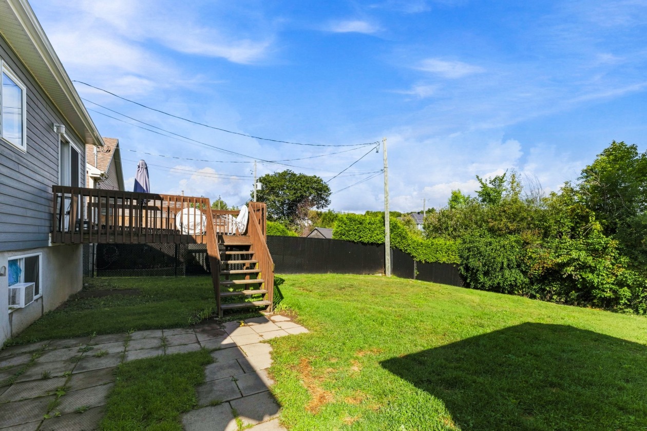 Cour — 9605Z - 9607Z Rue Yvon-Paiement, Mirabel