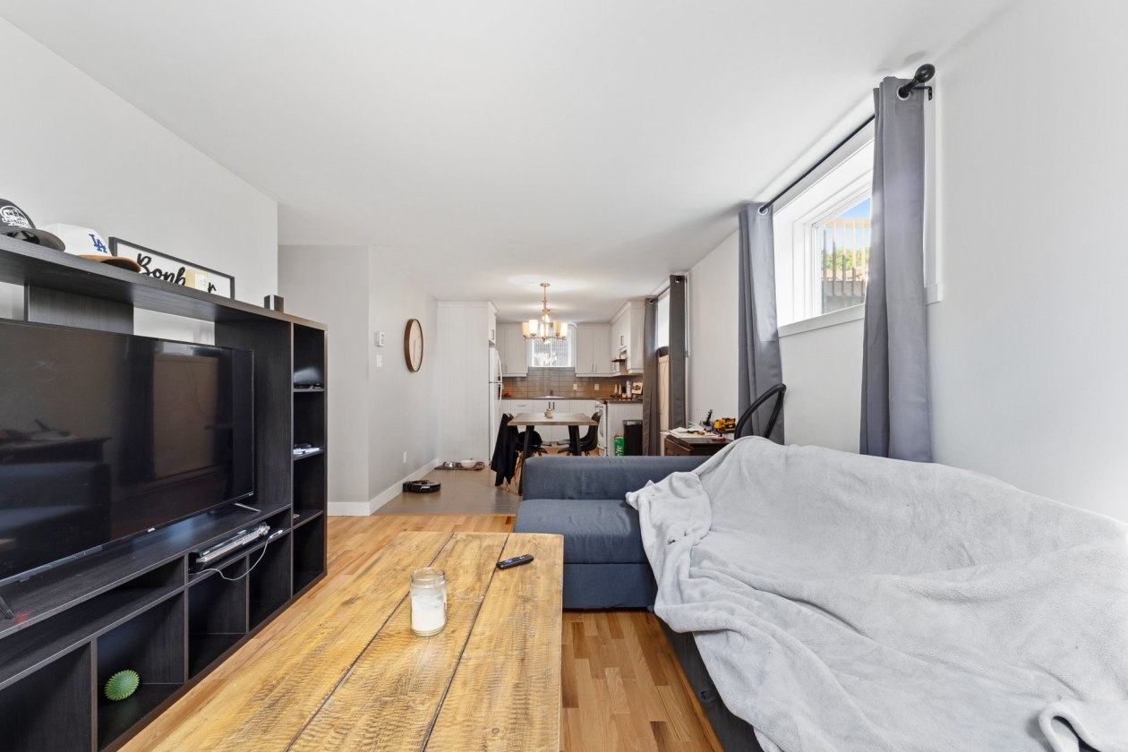 Salon — 9605Z - 9607Z Rue Yvon-Paiement, Mirabel