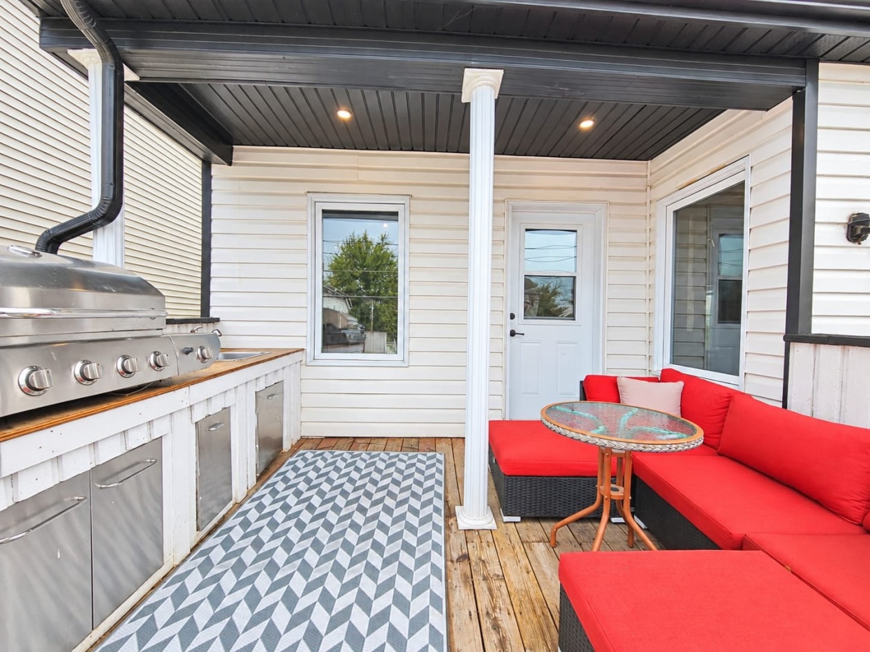 Terrasse — 2104 Rue St-Jacques, Saguenay