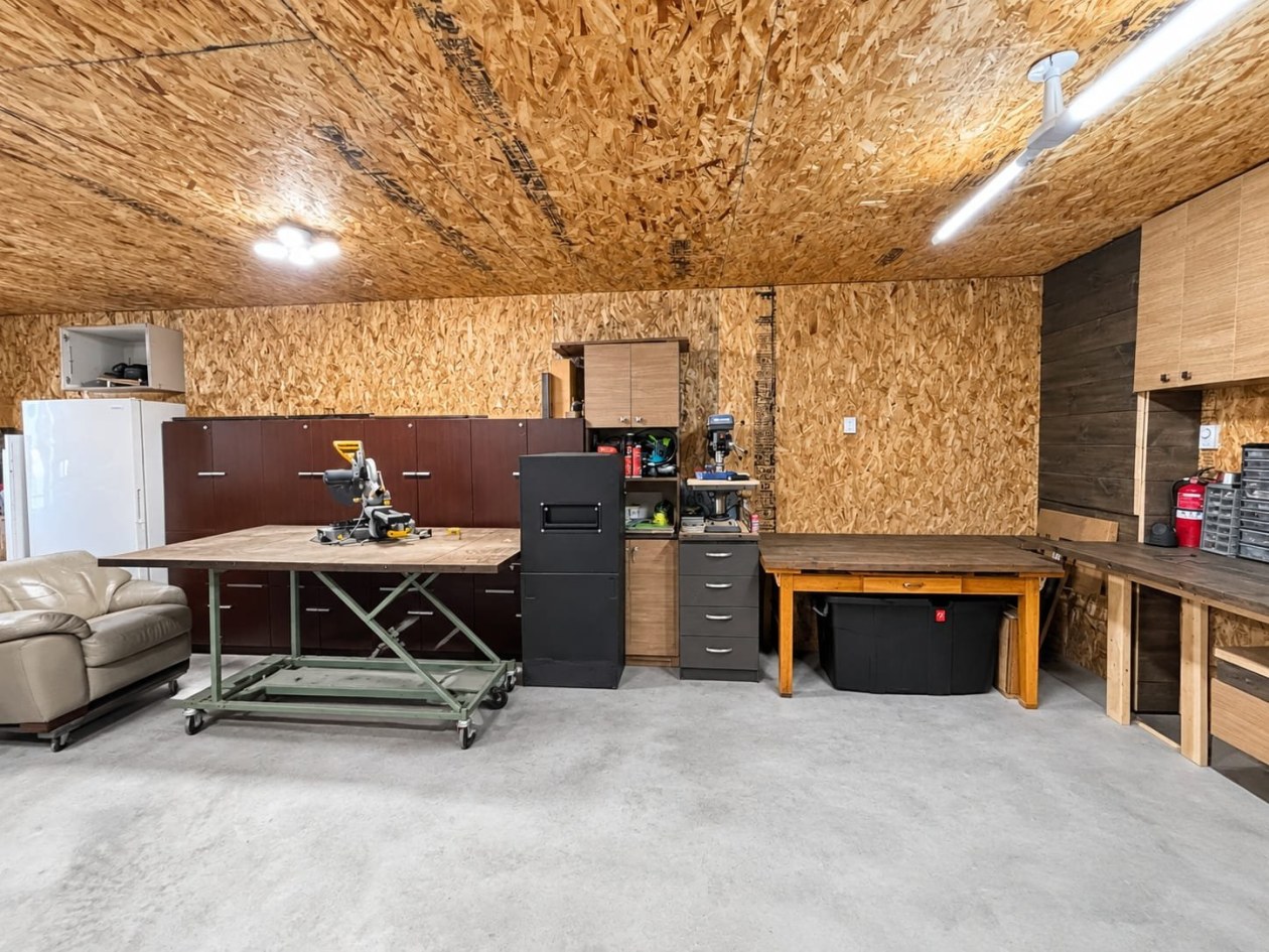 Garage — 326 Ch. du Réservoir, Péribonka