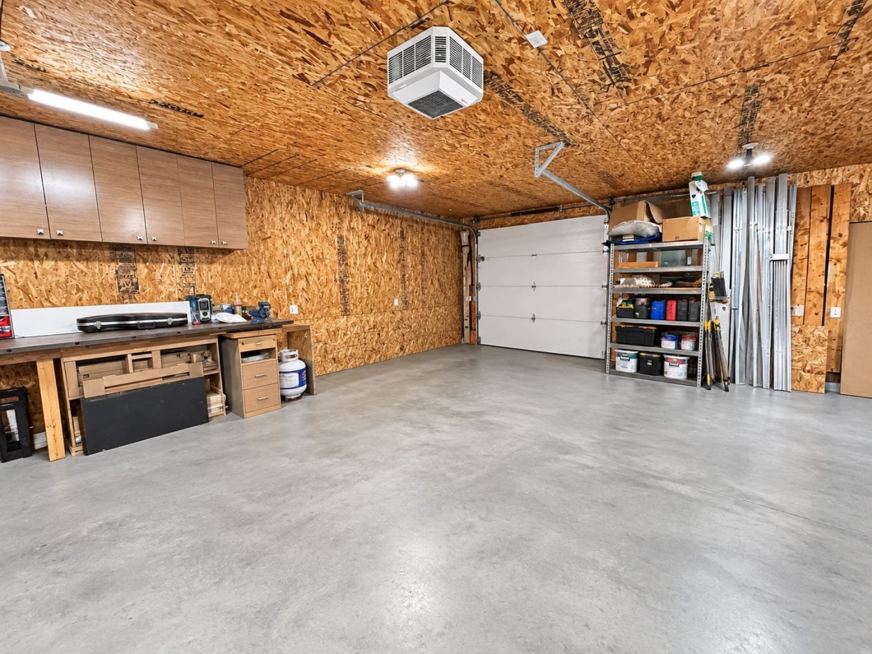 Garage — 326 Ch. du Réservoir, Péribonka