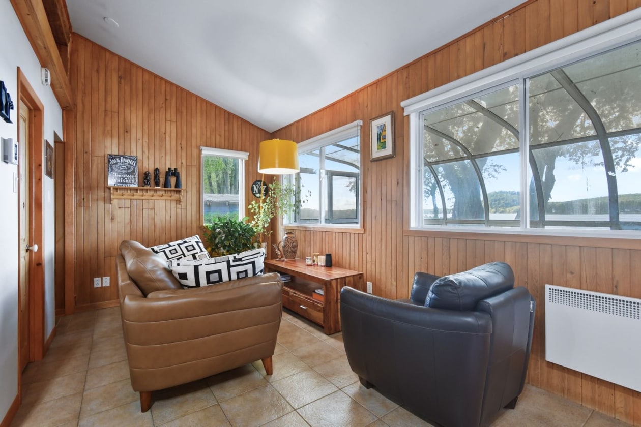 Salon — 156 Ch. de la Presqu'île-Asselin, Saint-Jean-de-Matha