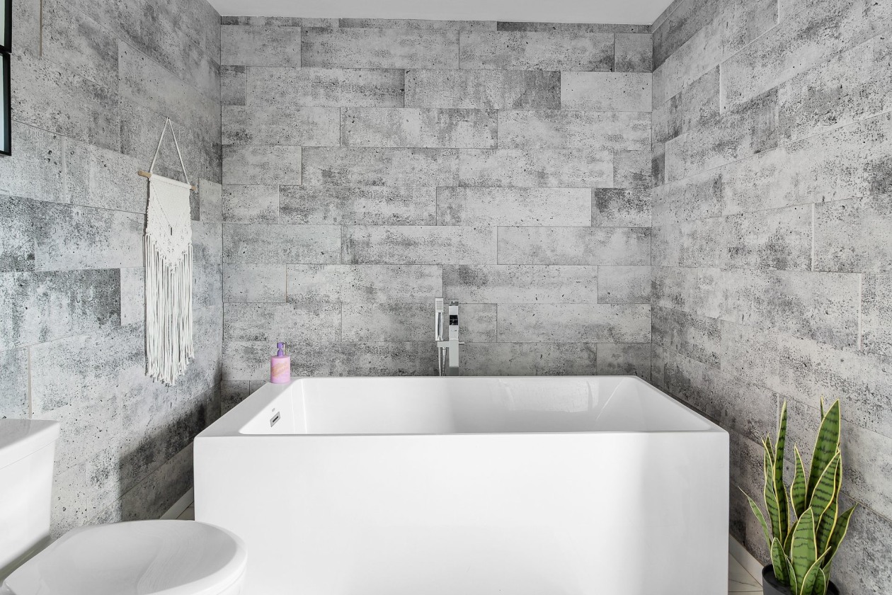 Salle de bains — 211 Rue de l'Alizé, Saint-Honoré