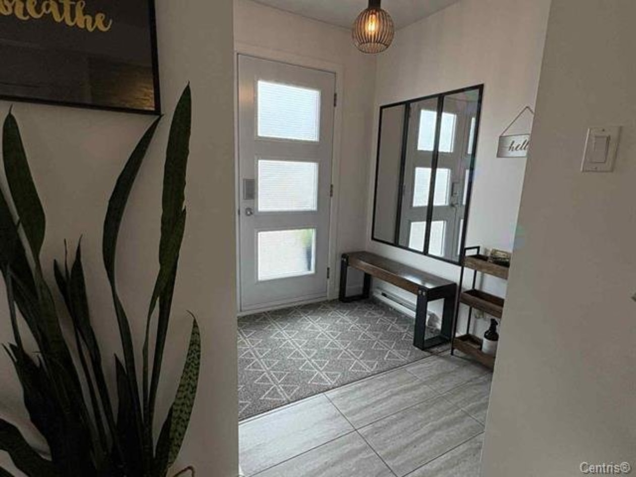 Hall d'entrée — 2299 Rue du Saphir, Saguenay