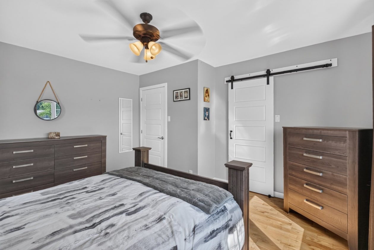 Chambre à coucher principale — 70, Rue Principale O., Notre-Dame-des-Bois, J0B2E0, Notre-Dame-des-Bois