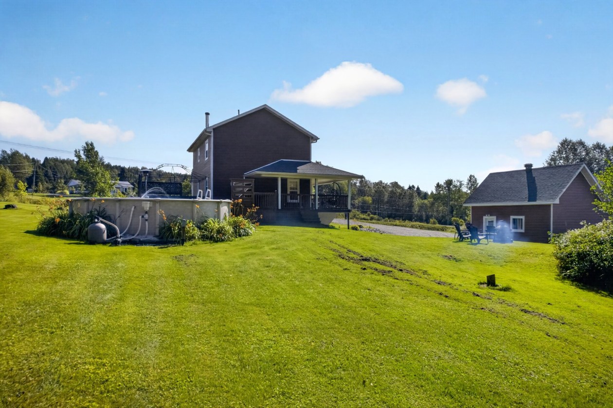 Extérieur — 70, Rue Principale O., Notre-Dame-des-Bois, J0B2E0, Notre-Dame-des-Bois