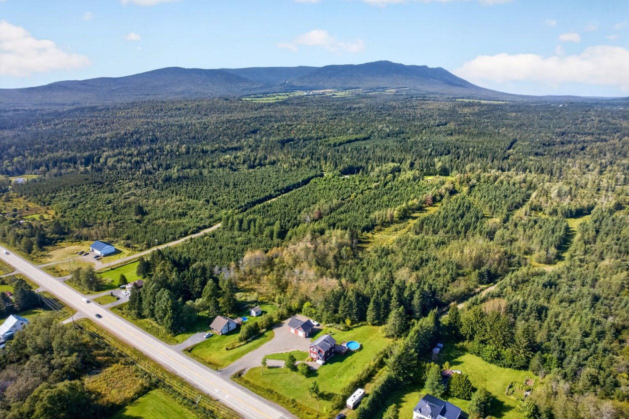 Photo aérienne — 70, Rue Principale O., Notre-Dame-des-Bois, J0B2E0, Notre-Dame-des-Bois