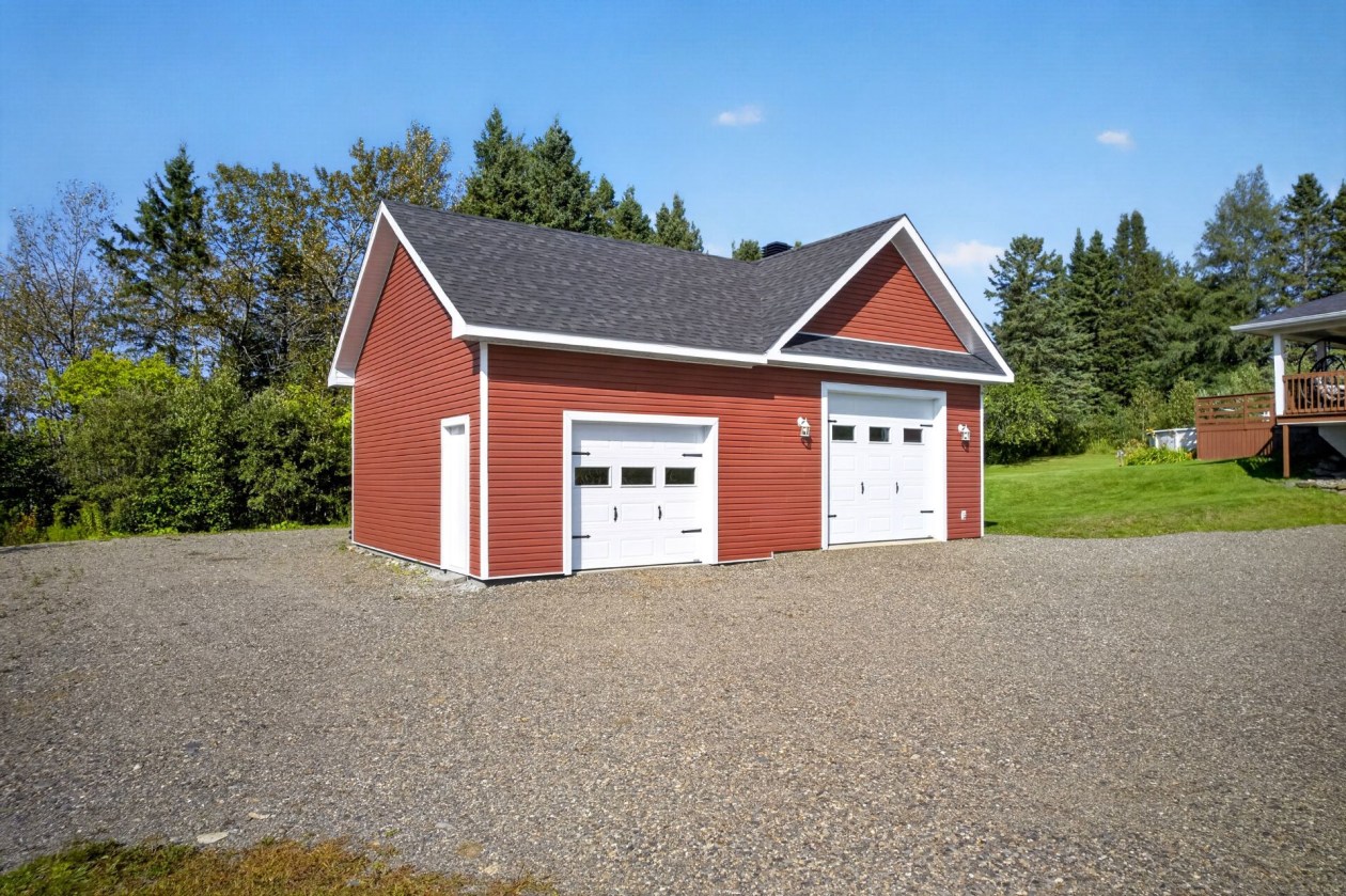 Garage — 70, Rue Principale O., Notre-Dame-des-Bois, J0B2E0, Notre-Dame-des-Bois