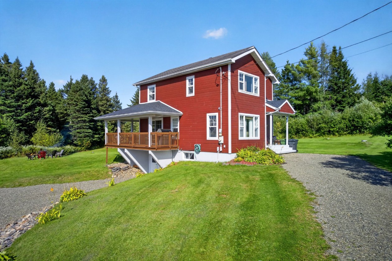 Façade — 70, Rue Principale O., Notre-Dame-des-Bois, J0B2E0, Notre-Dame-des-Bois
