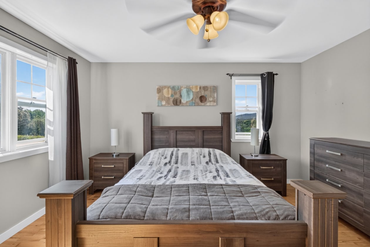 Chambre à coucher principale — 70, Rue Principale O., Notre-Dame-des-Bois, J0B2E0, Notre-Dame-des-Bois