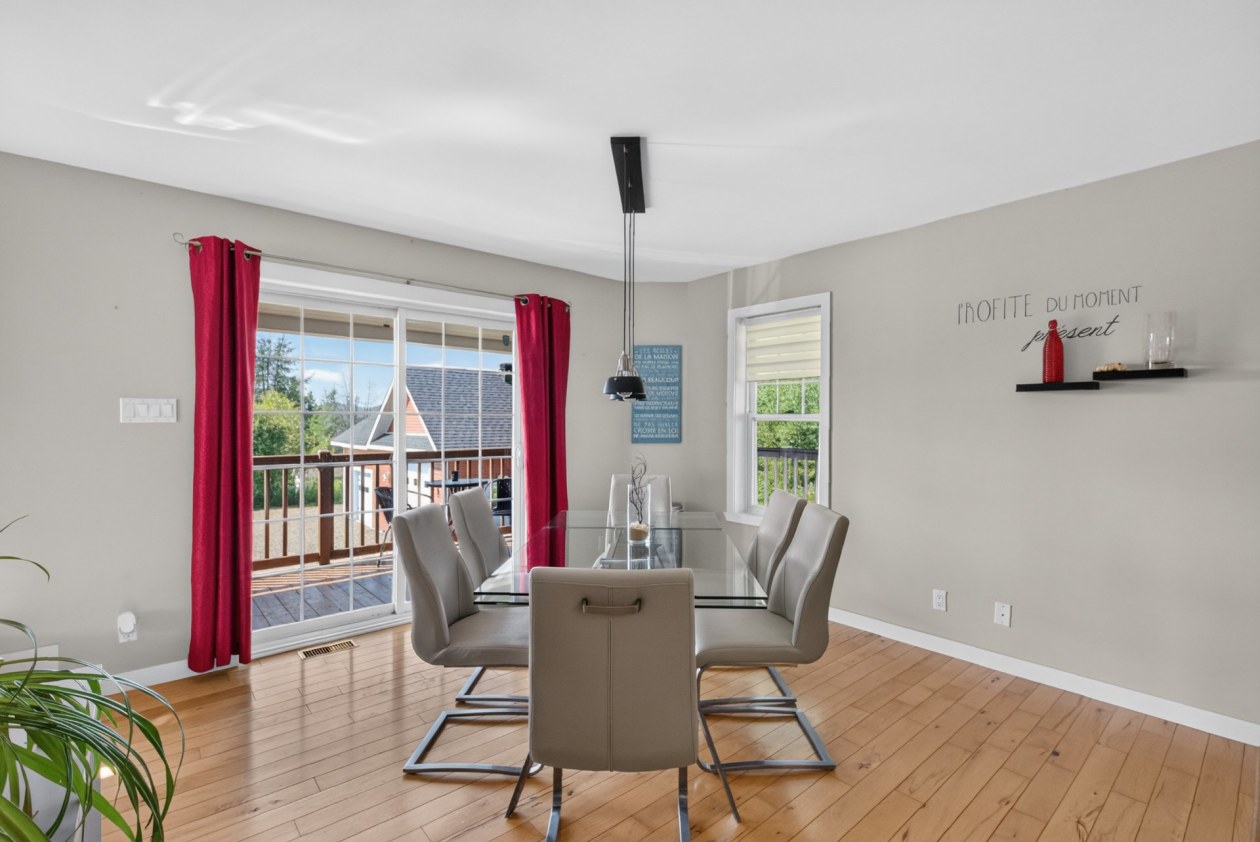 Salle à manger — 70, Rue Principale O., Notre-Dame-des-Bois, J0B2E0, Notre-Dame-des-Bois