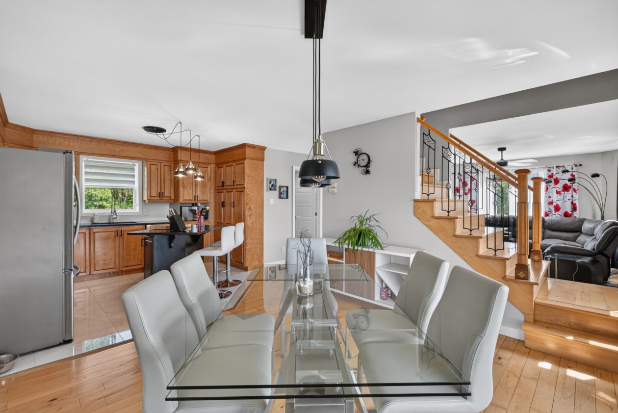 Salle à manger — 70, Rue Principale O., Notre-Dame-des-Bois, J0B2E0, Notre-Dame-des-Bois