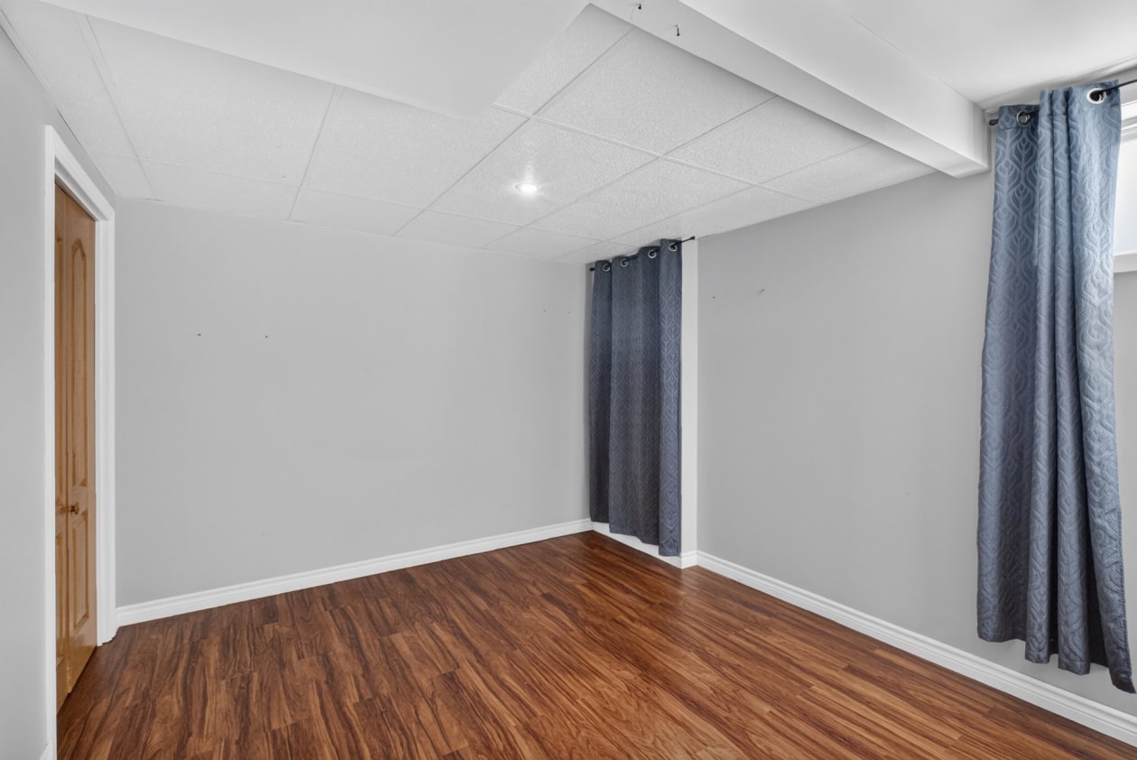 Chambre à coucher — 70, Rue Principale O., Notre-Dame-des-Bois, J0B2E0, Notre-Dame-des-Bois