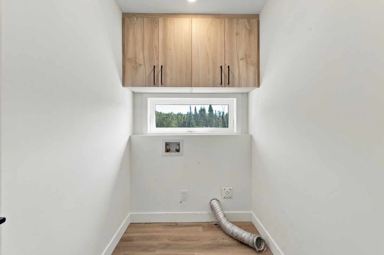 Salle de lavage — 1005 - 1009 Rue Principale, Saint-Côme