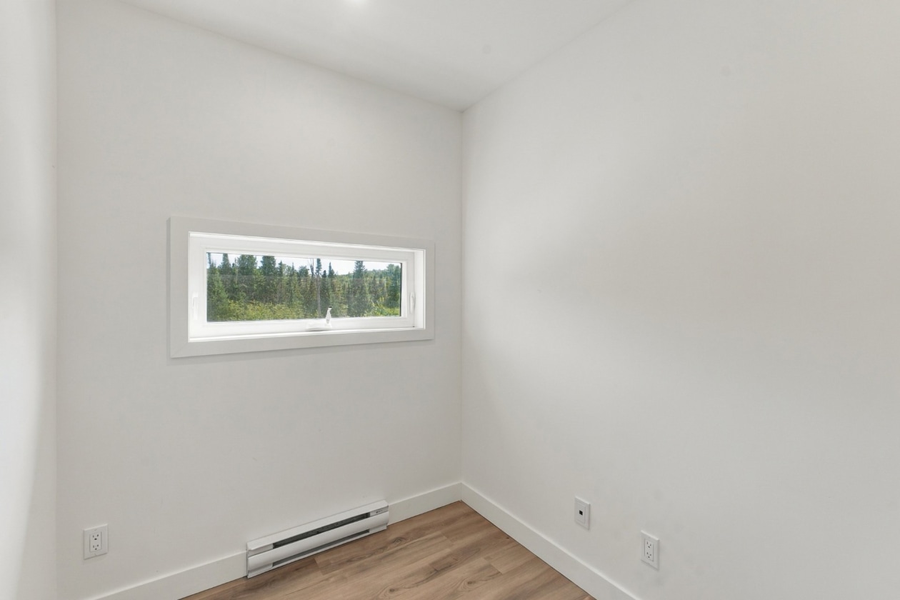 Bureau — 1005 - 1009 Rue Principale, Saint-Côme