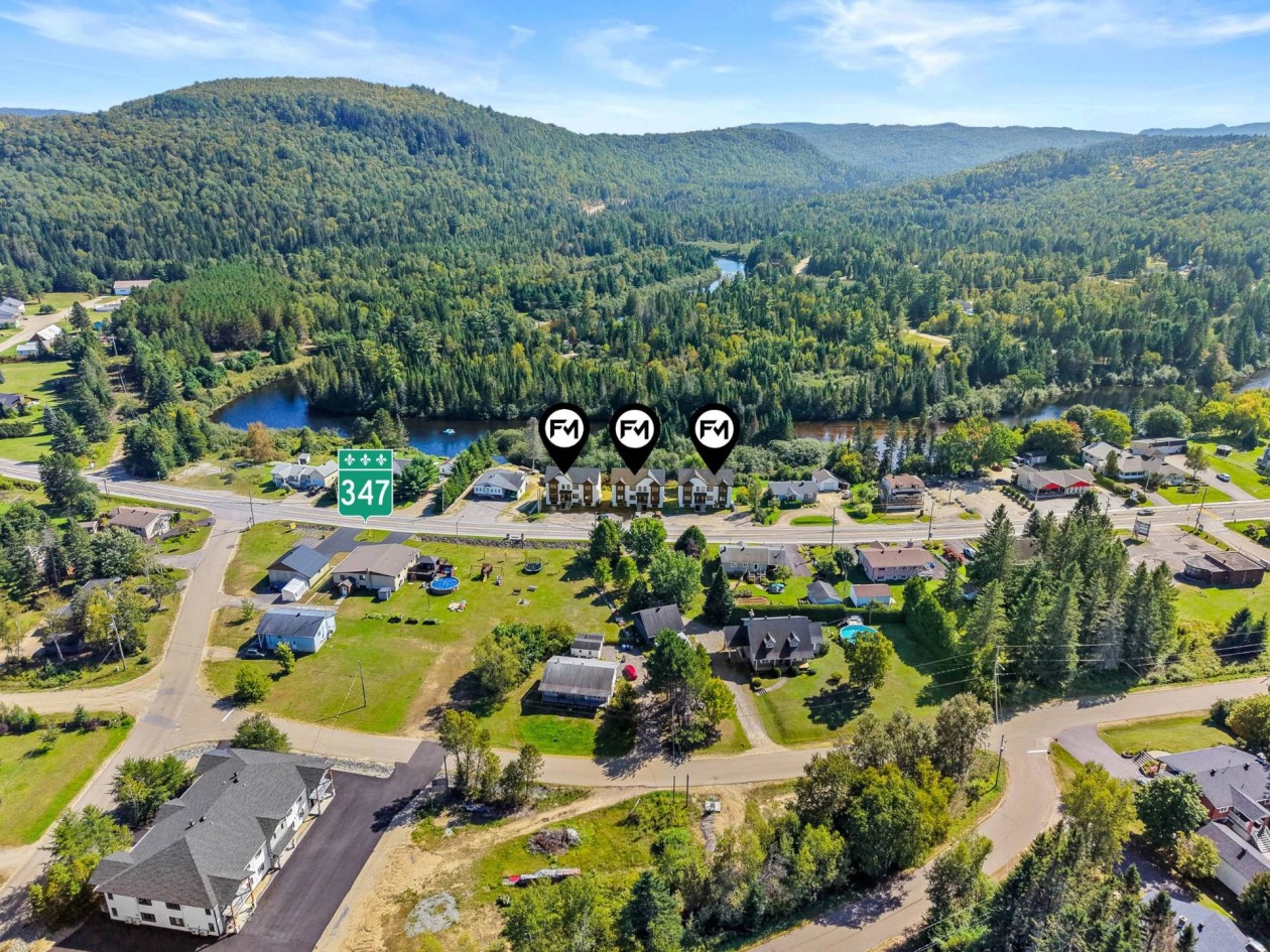 Photo aérienne — 999 - 1003 Rue Principale, Saint-Côme