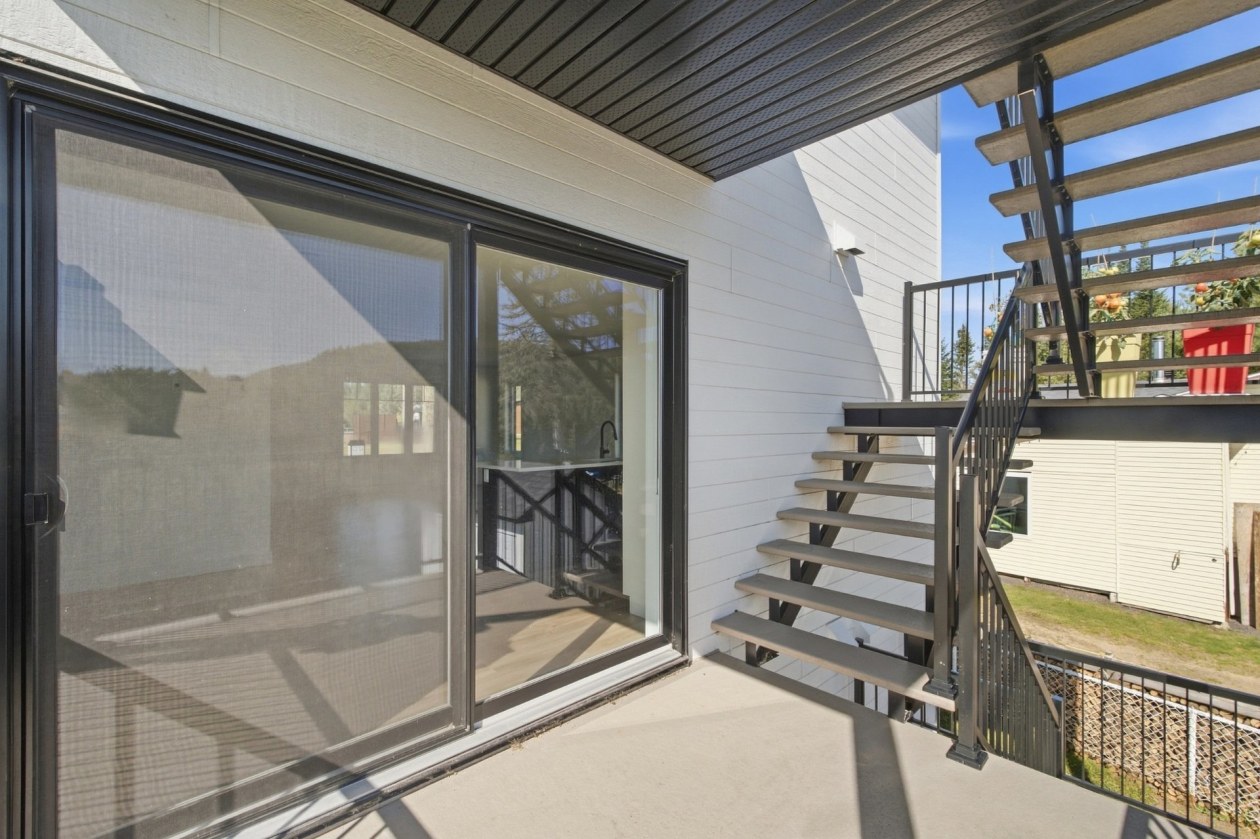 Balcon — 999 - 1003 Rue Principale, Saint-Côme