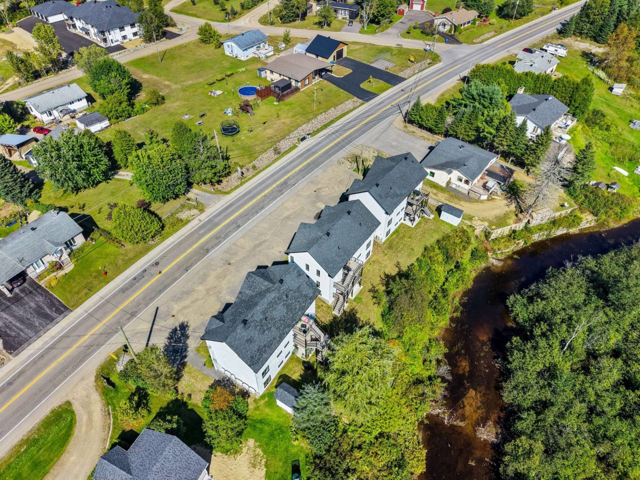 Photo aérienne — 999 - 1003 Rue Principale, Saint-Côme