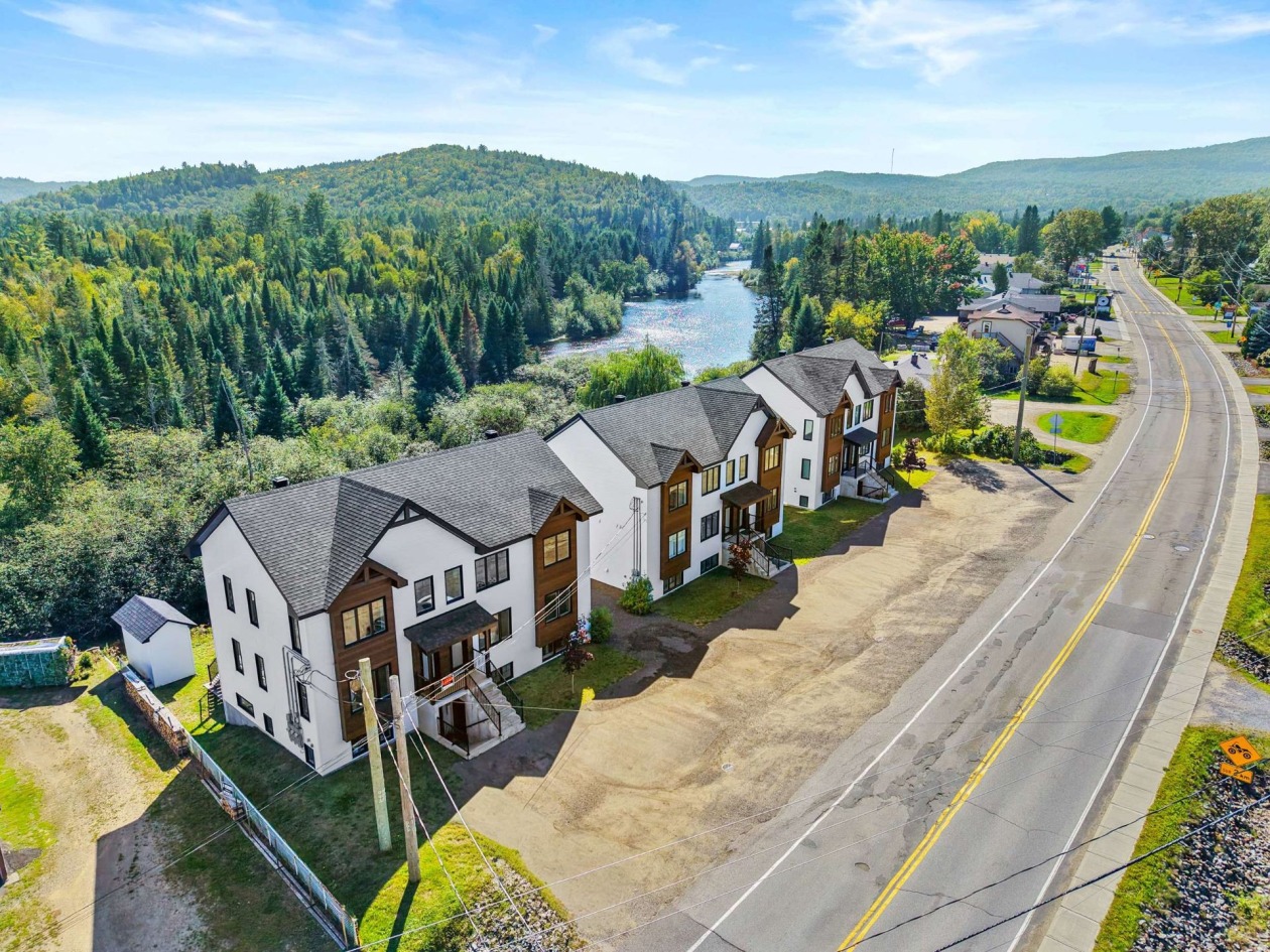 Photo aérienne — 999 - 1003 Rue Principale, Saint-Côme