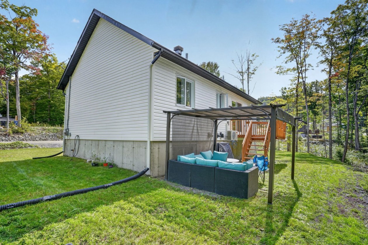 Back facade — 878, Rue des Tournesols, Saint-Hippolyte, J8A0N5, Saint-Hippolyte