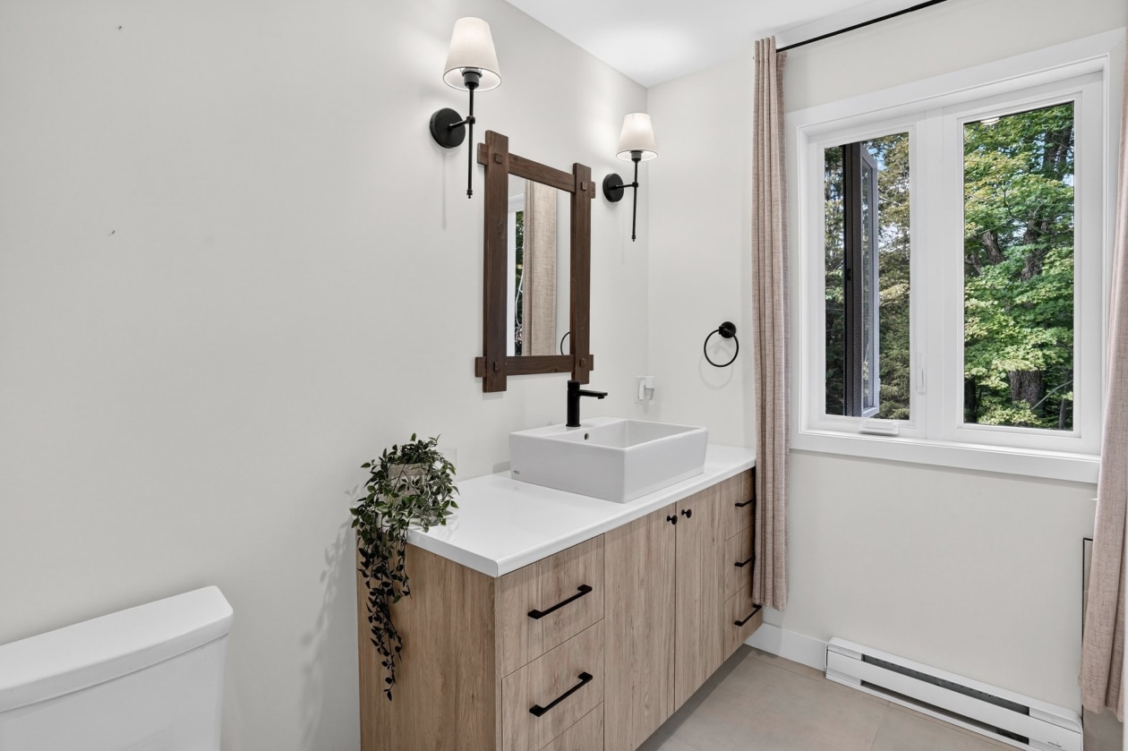 Salle de bains — 878, Rue des Tournesols, Saint-Hippolyte, J8A0N5, Saint-Hippolyte
