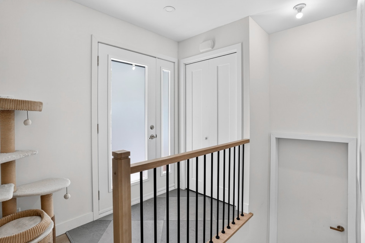 Entrance hall — 878, Rue des Tournesols, Saint-Hippolyte, J8A0N5, Saint-Hippolyte