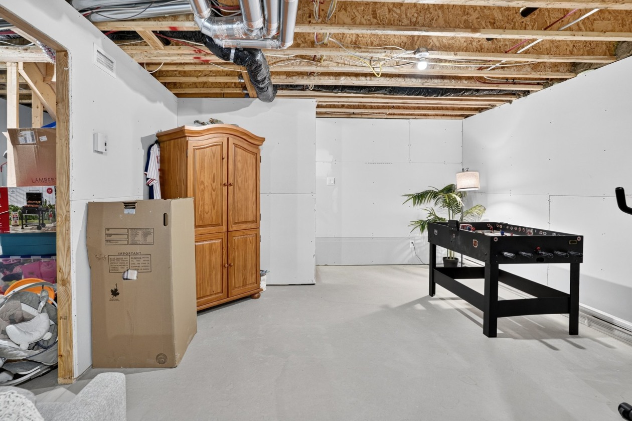 Salle familiale — 878, Rue des Tournesols, Saint-Hippolyte, J8A0N5, Saint-Hippolyte