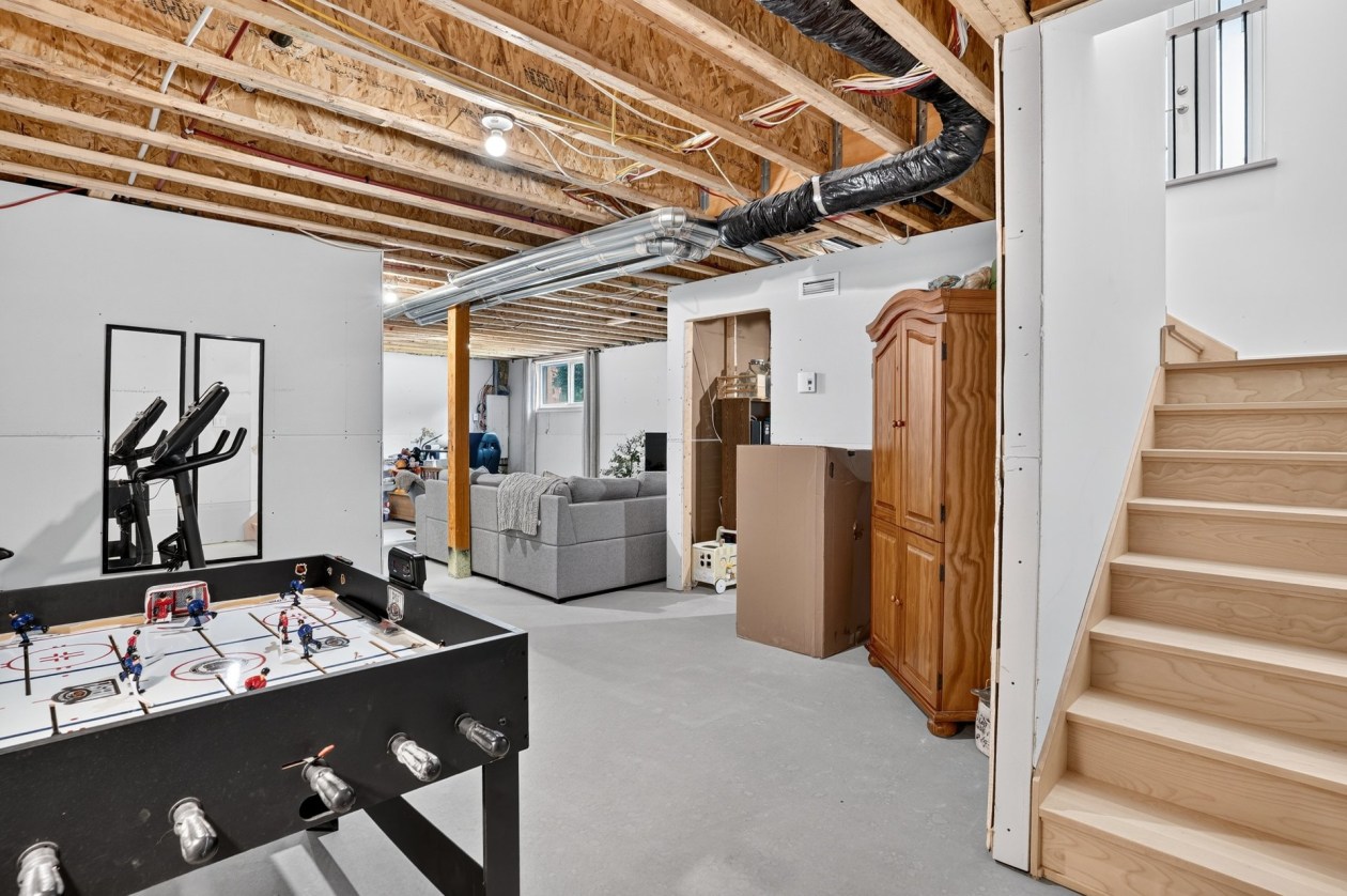 Salle familiale — 878, Rue des Tournesols, Saint-Hippolyte, J8A0N5, Saint-Hippolyte
