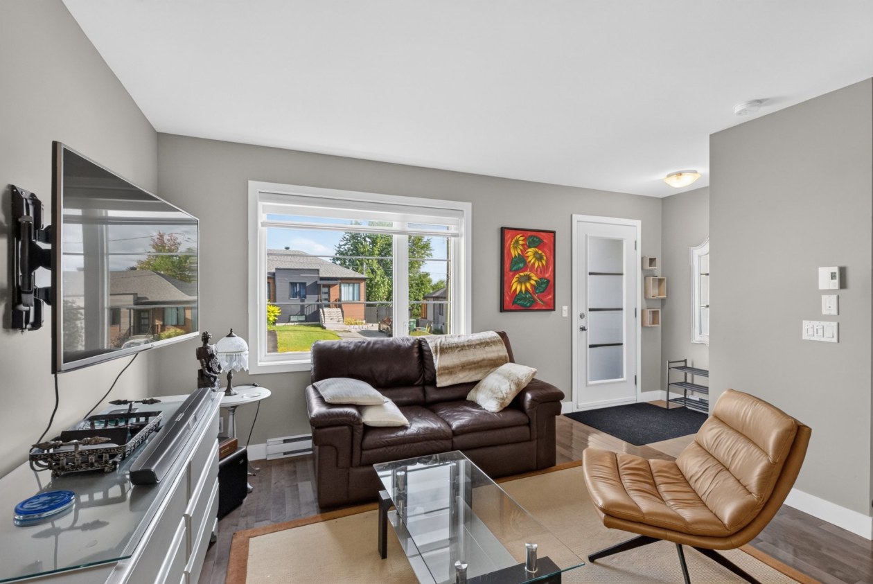 Salon — 724 Rue Mack-Sennett, Sherbrooke