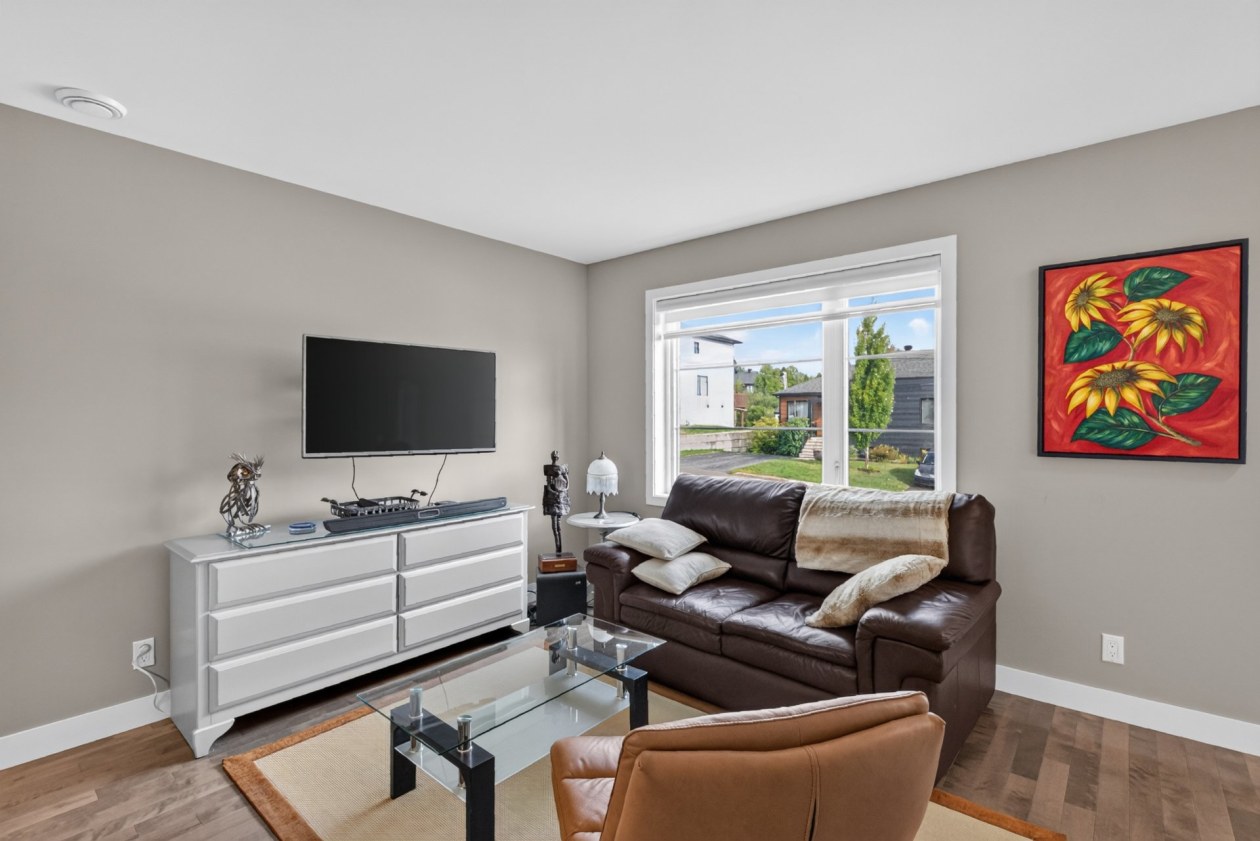Salon — 724 Rue Mack-Sennett, Sherbrooke