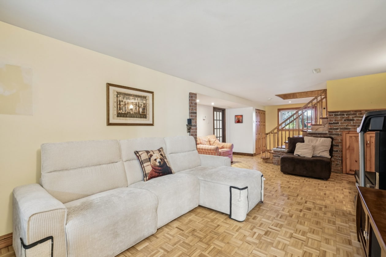 Salle familiale — 1245, Rue Sherbrooke, Montréal (Lachine), H8S1J3, Montréal (Lachine)