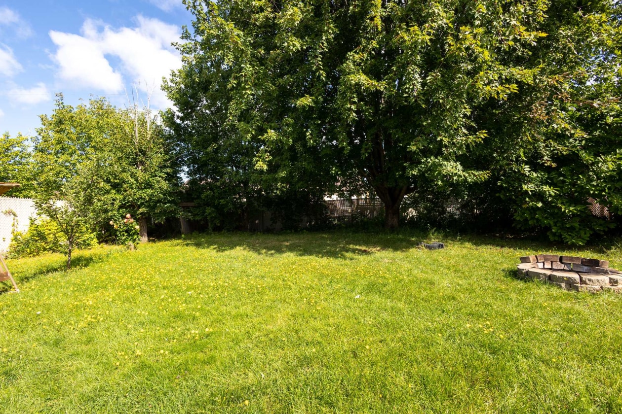 Cour — 289 Boul. St-Francis, Châteauguay