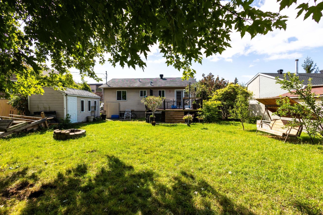 Cour — 289 Boul. St-Francis, Châteauguay
